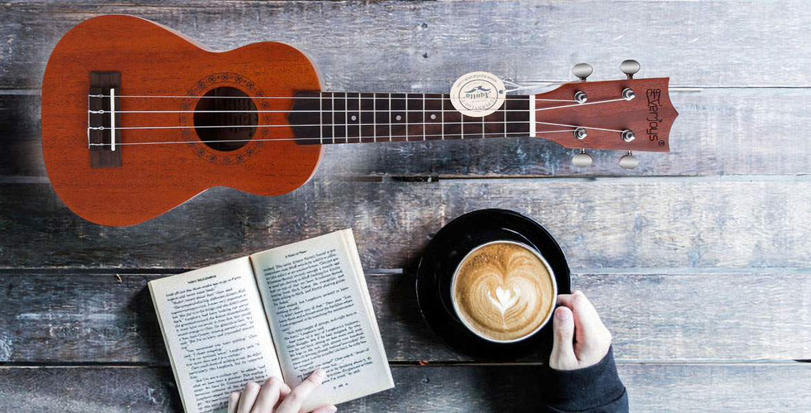 Ukulele myytävänä